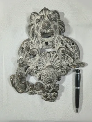 Antiguo mascarón de fuente hierro fundido