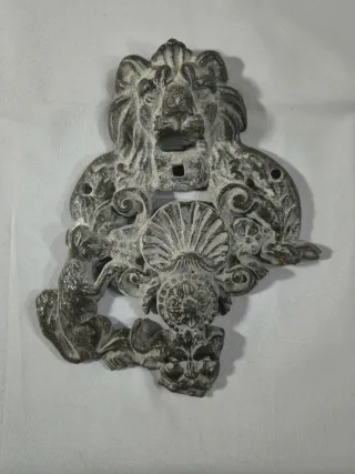 Antiguo mascarón de fuente hierro fundido