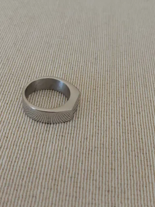 Anello in acciaio lucido