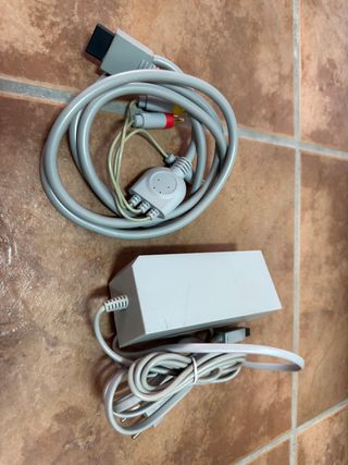 Cable AV y Adaptador Corriente Wii