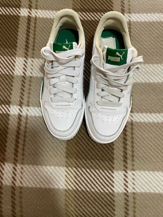 Zapatillas Puma Blancas y Verdes