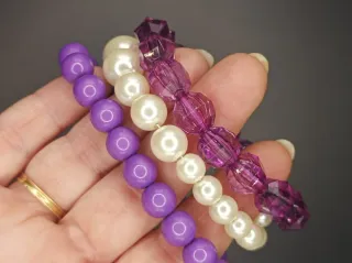 Conjunto 3 pulseras verano morado y blanco