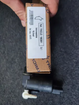 Bomba Limpia Parabrisas TRICLO 190361