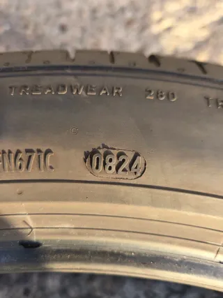 2 unidades pirelli 285/40/21/ a mas de media vida.