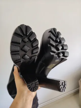 Botas altas tacón plataforma negras