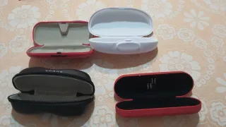 4 Fundas de Gafas: Fila, Vogue, CH