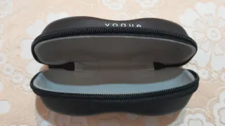 4 Fundas de Gafas: Fila, Vogue, CH