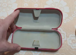 4 Fundas de Gafas: Fila, Vogue, CH