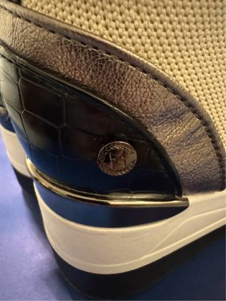 Botín elástico beige y negro