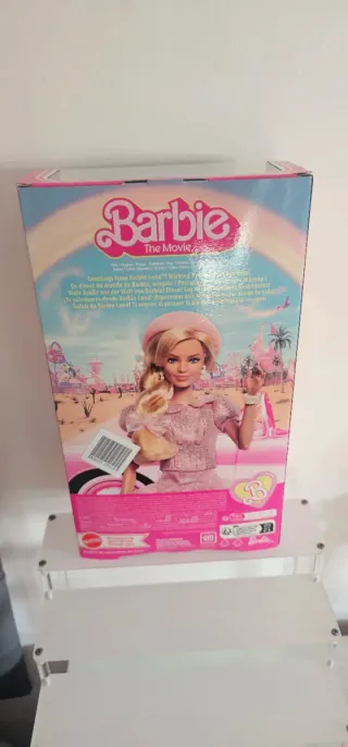 Barbie The Movie Muñeca Boina Rosa