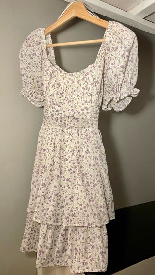 Vestido floral blanco y morado