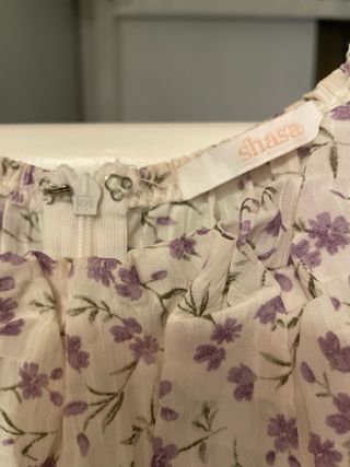 Vestido floral blanco y morado