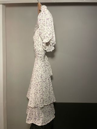 Vestido floral blanco y morado