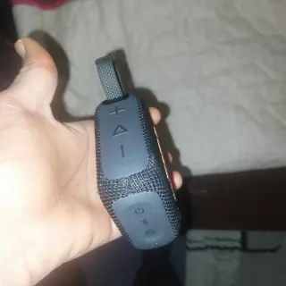 Altavoz JBL Negro y Dorado