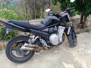 Suzuki Bandit 650 Naked Negra
