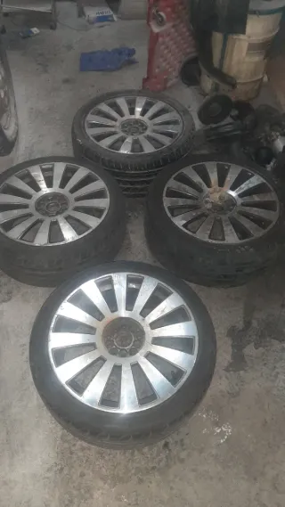 Llantas de aleación en 18 pulgadas