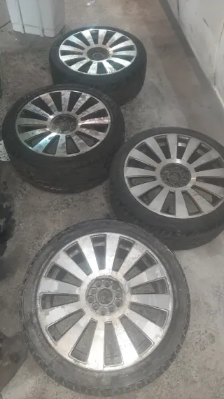 Llantas de aleación en 18 pulgadas