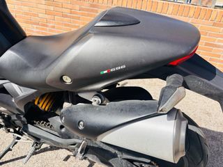 Ducati Monster 696 Negra