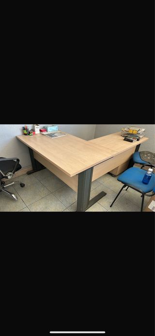 Tavolo da ufficio a L in legno e metallo