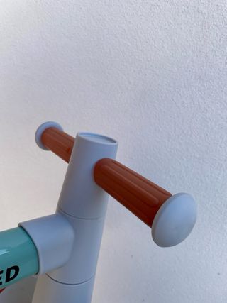 Bicicleta sin pedales para bebé, como nueva