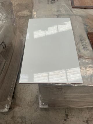 Gres Negro con Vetas Doradas