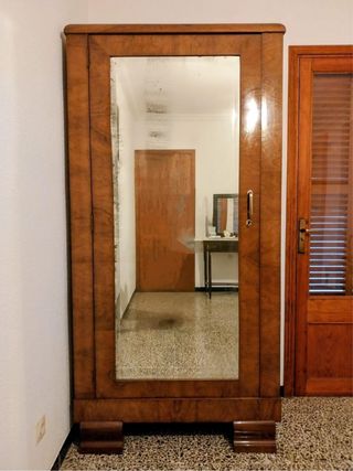 Armario vintage madera con espejo