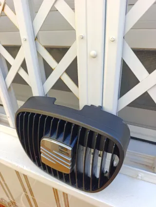 Rejilla Parachoques Delantero original Seat