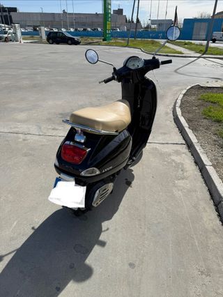 Vespa LX 125 ie