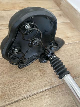 Silla para patinete eléctrico con amortiguación