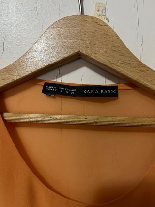 Blusa Zara fluida volantes talla S