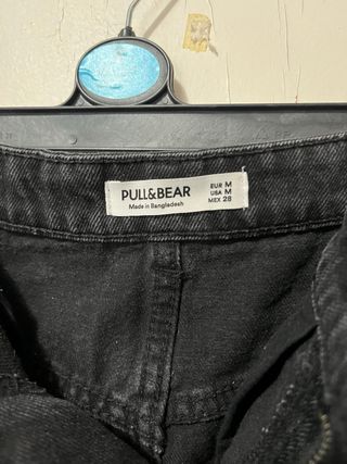 Falda vaquera negra deshilachada