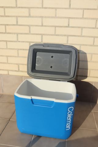 A ESTRENAR Nevera portatil Coleman 30QT 28L.