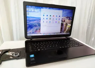 Portátil Toshiba C50, 4 núcleos, pantalla 15,6 pul