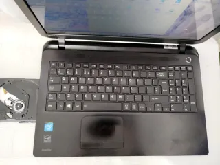 Portátil Toshiba C50, 4 núcleos, pantalla 15,6 pul