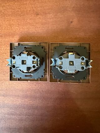 Enchufe doble imitación madera