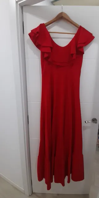 Traje de flamenca rojo con volantes