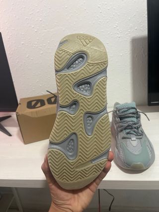 Adidas Yeezy 700 Gris Naranja