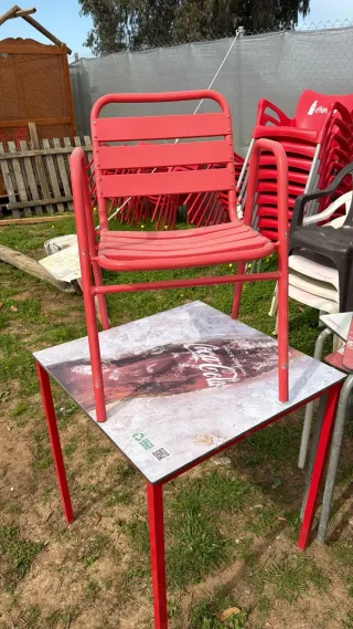 Sedie in alluminio rosse