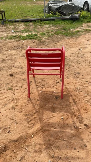 Sedie in alluminio rosse