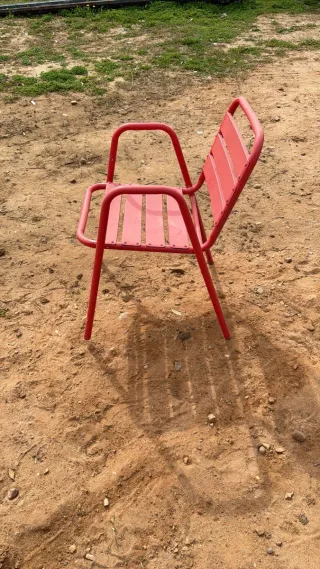 Sedie in alluminio rosse