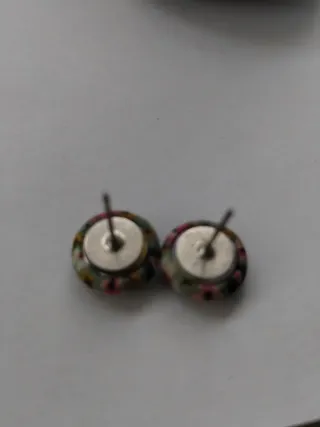 Pendientes de tela de kimono hecha a mano