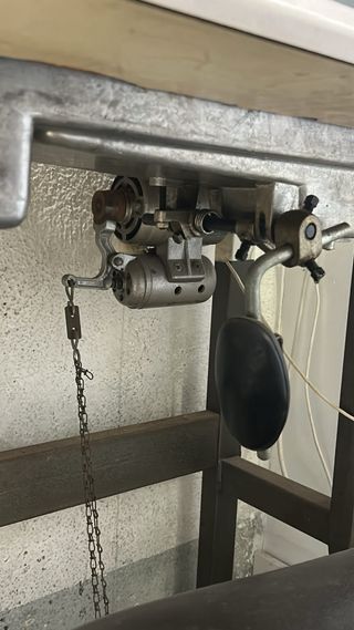 URGE! Máquina de coser industrial