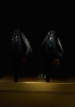 Tacones altos negros para fiesta