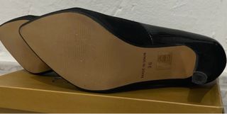 Tacones altos negros para fiesta