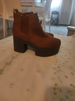 Botines marrones de tacón y plataforma