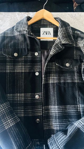 Chaqueta Zara cuadros gris y negro