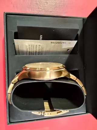 Reloj Armani Exchange Dorado