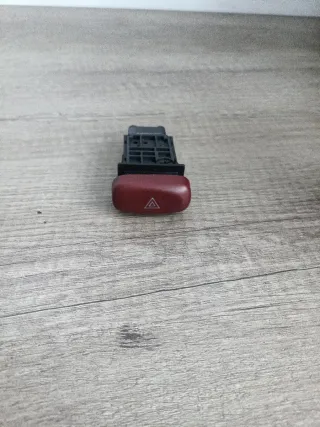 Interruptor luz emergencia Microcar 2