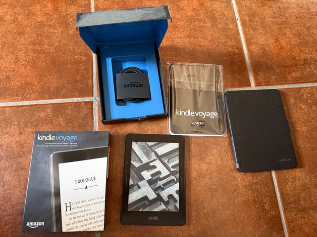 Amazon Kindle Voyage con luce, custodia e scatola