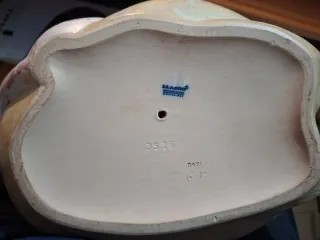 Figura Ladró Niña con Paloma